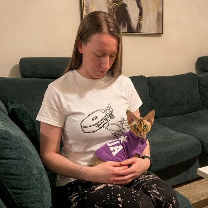 Devon VS Roomba Horror - Heavyweight Unisex Crewneck T-shirt | Gildan® 5000 White